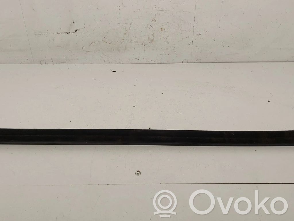 Opel Corsa D Front door glass trim molding 