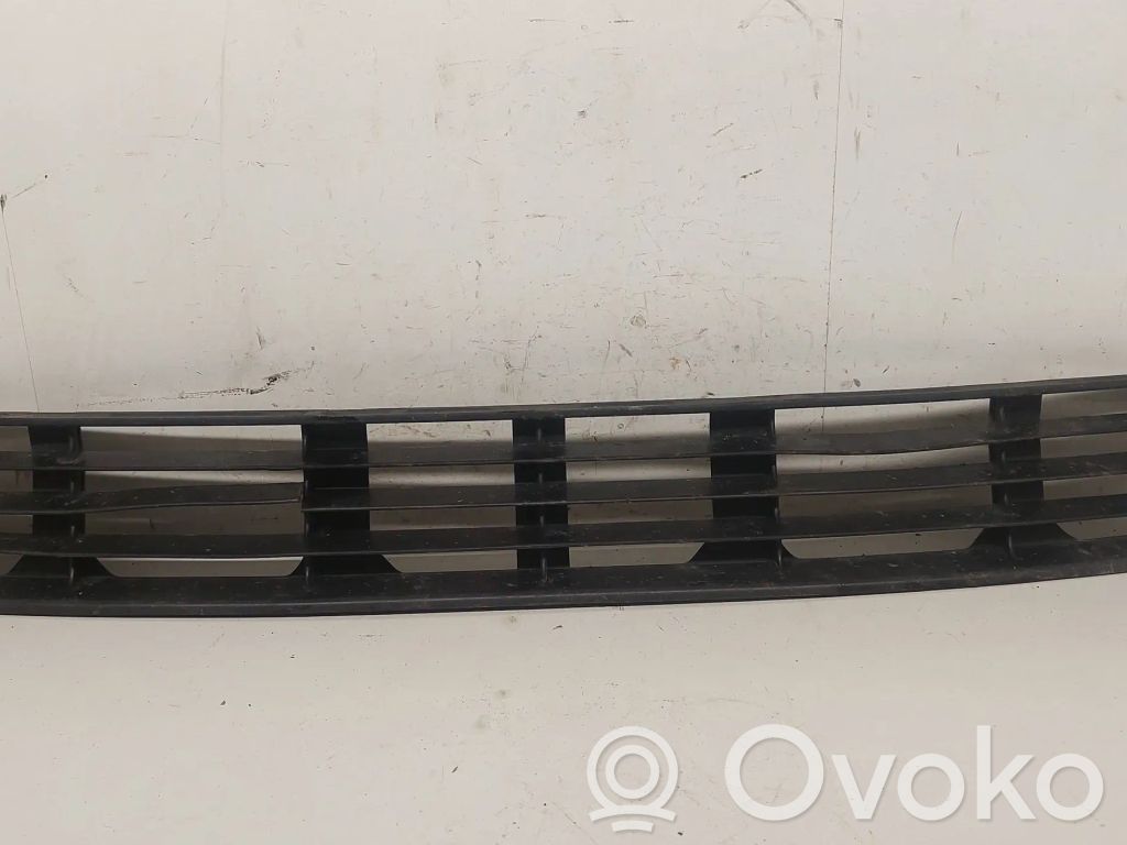 Audi A4 S4 B5 8D Front bumper lower grill 