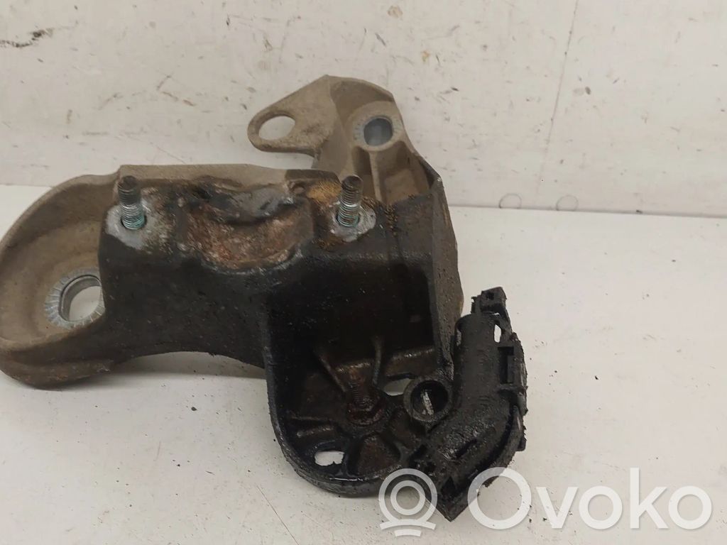Engine mounting bracket   4B0199352