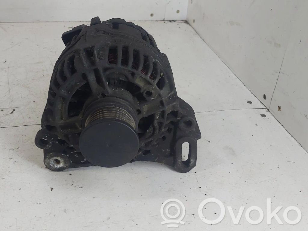 Volkswagen Polo IV 9N3 Alternator 