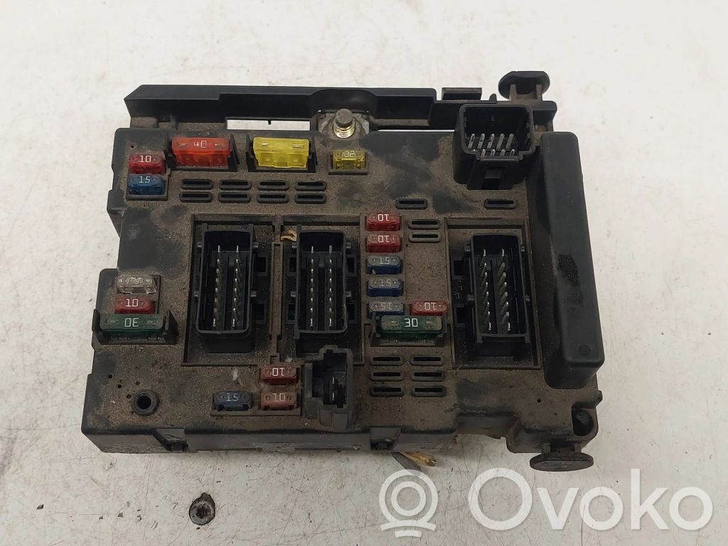 Peugeot 307 Fuse module 