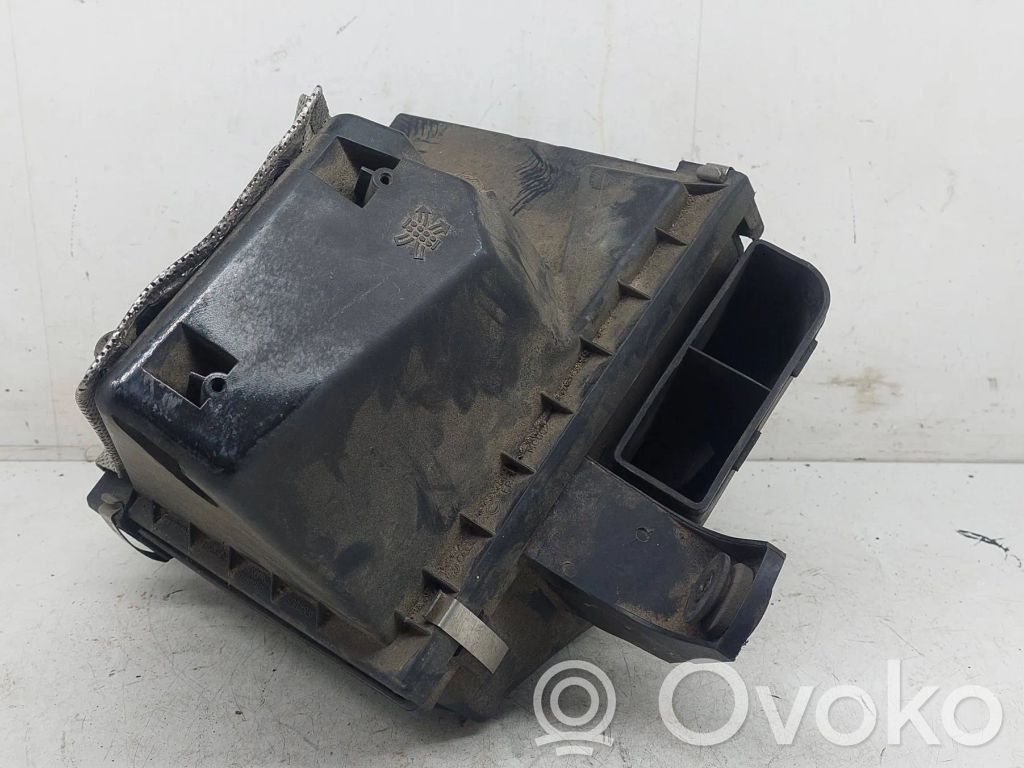Audi A4 S4 B5 8D Luftfilterkasten 