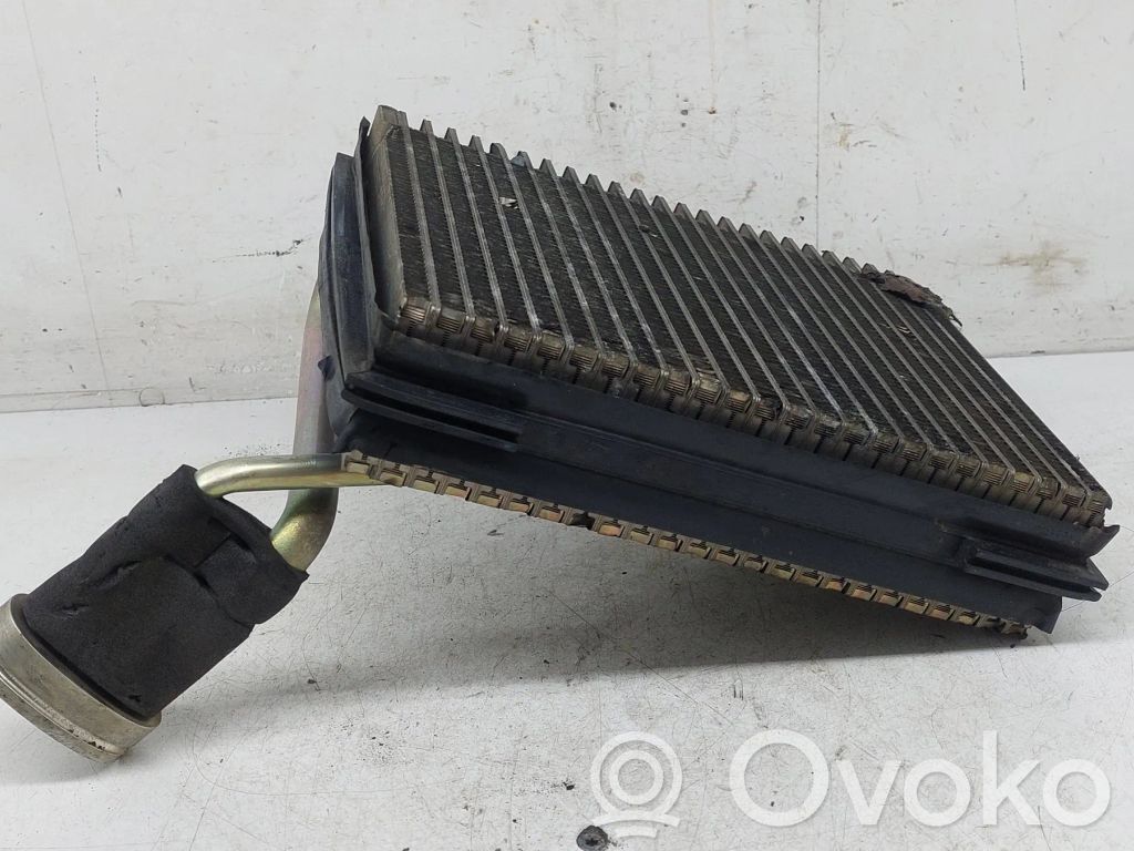 Audi A4 S4 B5 8D Ilmastointilaitteen sisälauhdutin (A/C) 