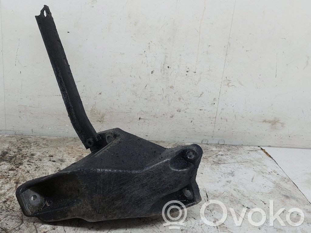 Audi A4 S4 B5 8D Engine mounting bracket 
