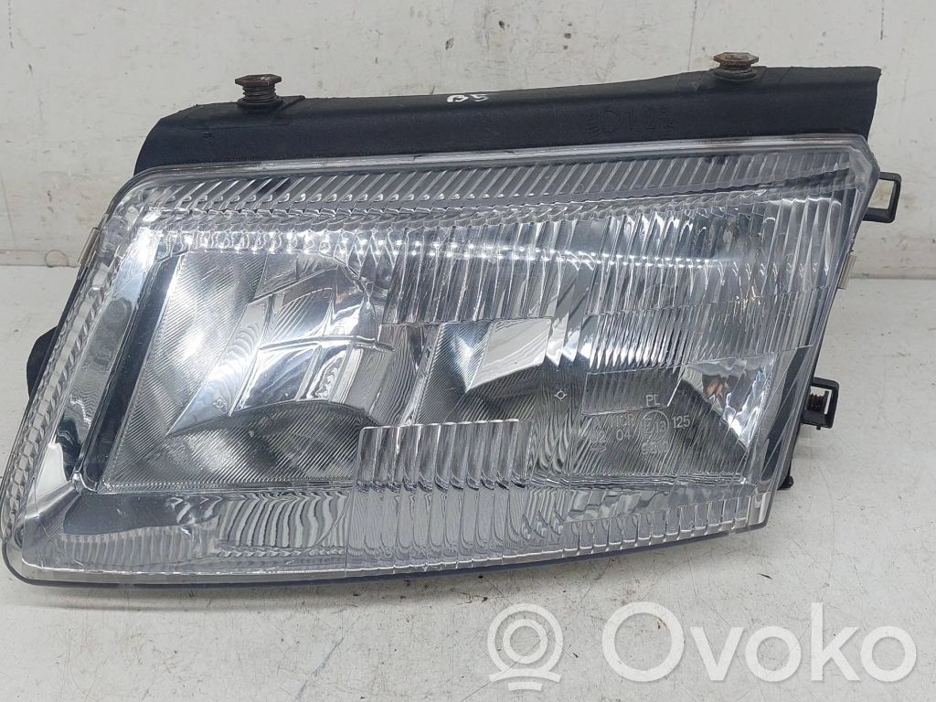 Volkswagen PASSAT B5 Headlight/headlamp 
