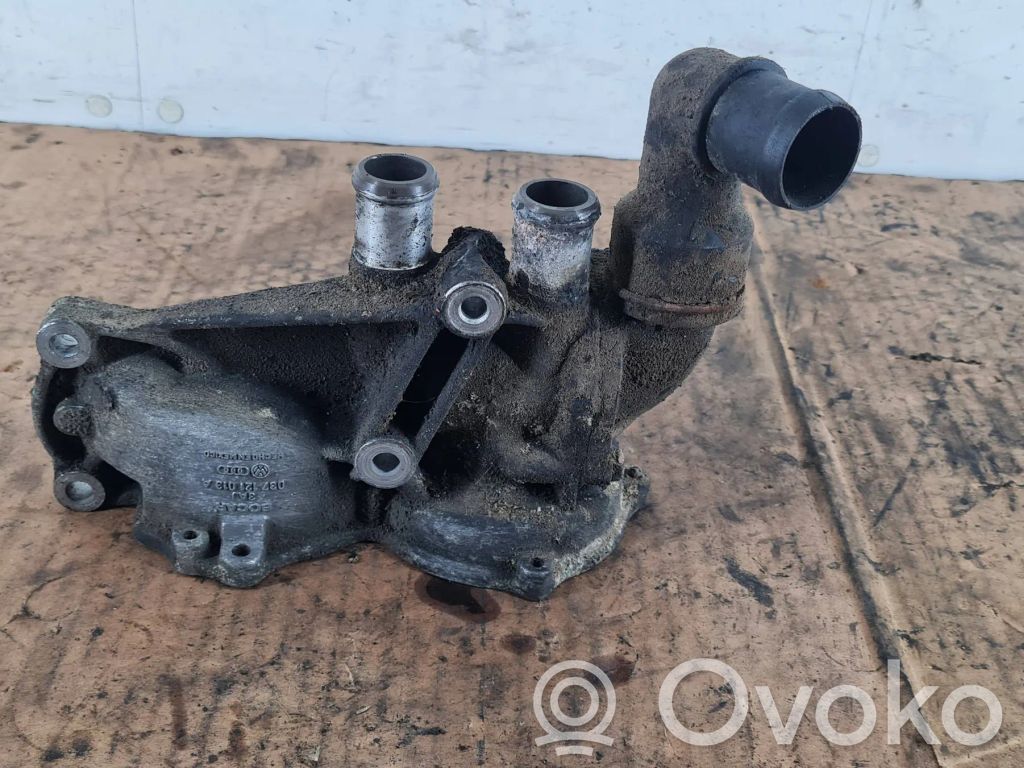 Audi A4 S4 B5 8D Termostatas/ termostato korpusas 