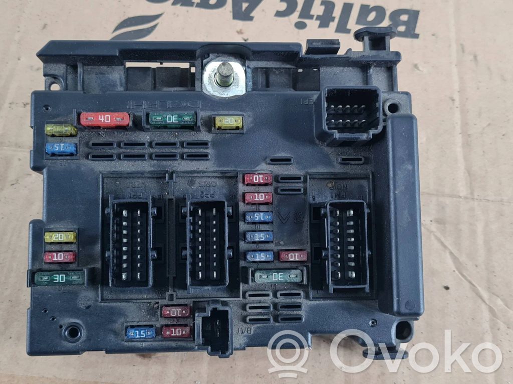 Peugeot 307 Fuse module 