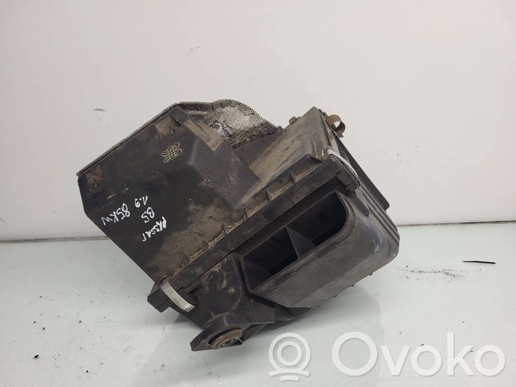 Volkswagen PASSAT B5 Luftfilterkasten 