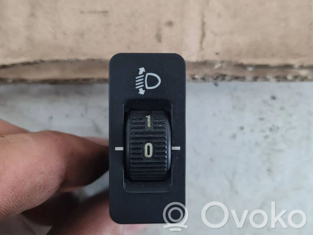 BMW 5 E39 Comutator control nivel faruri 