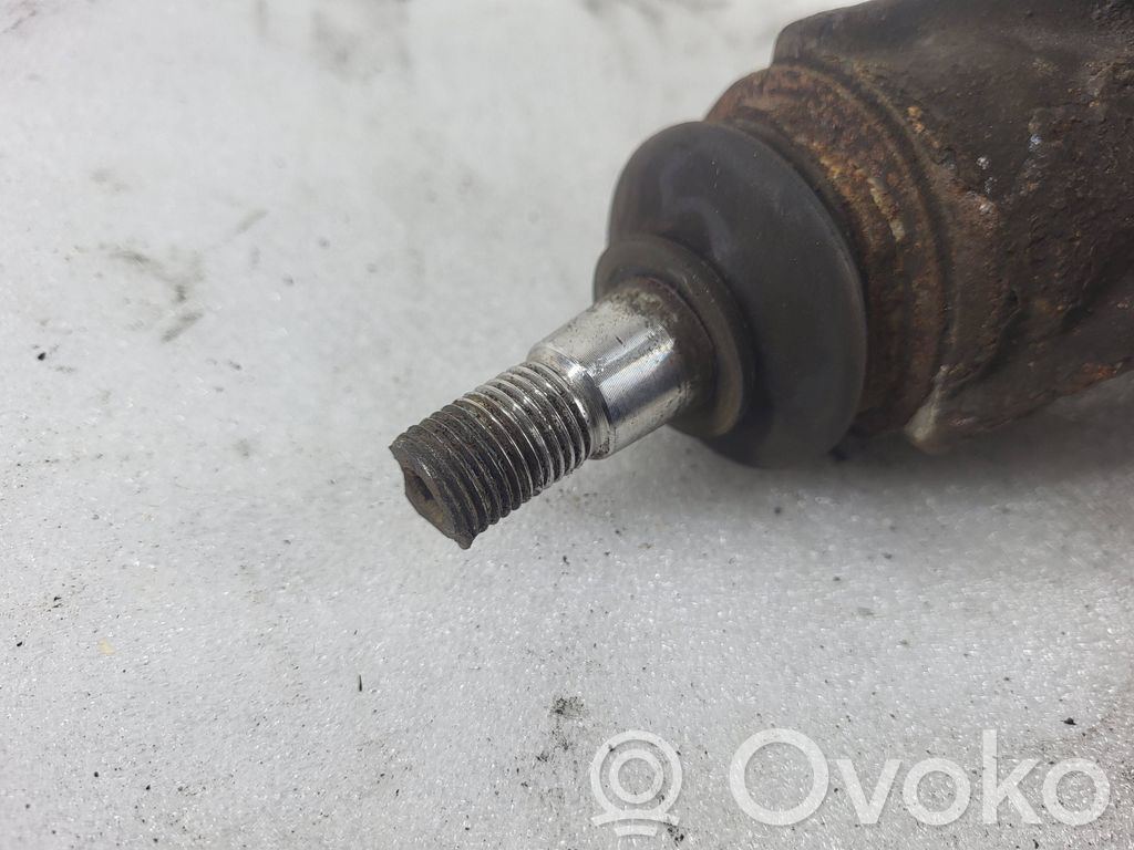 Front wheel hub
