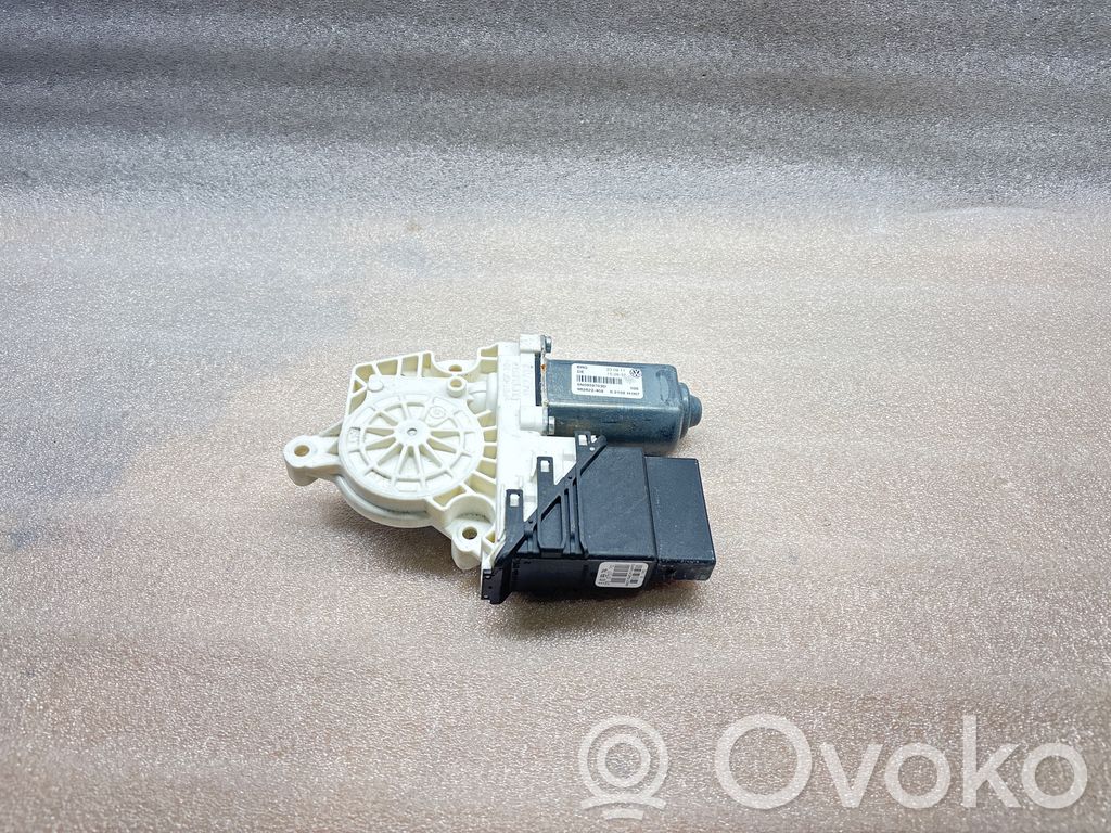 Volkswagen Tiguan Silniczek podnoszenia szyby drzwi tylnych 