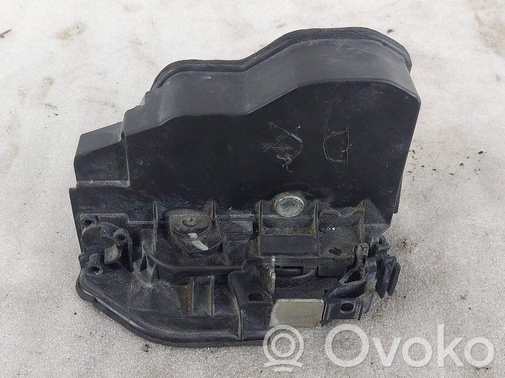 Rear door lock   A046998