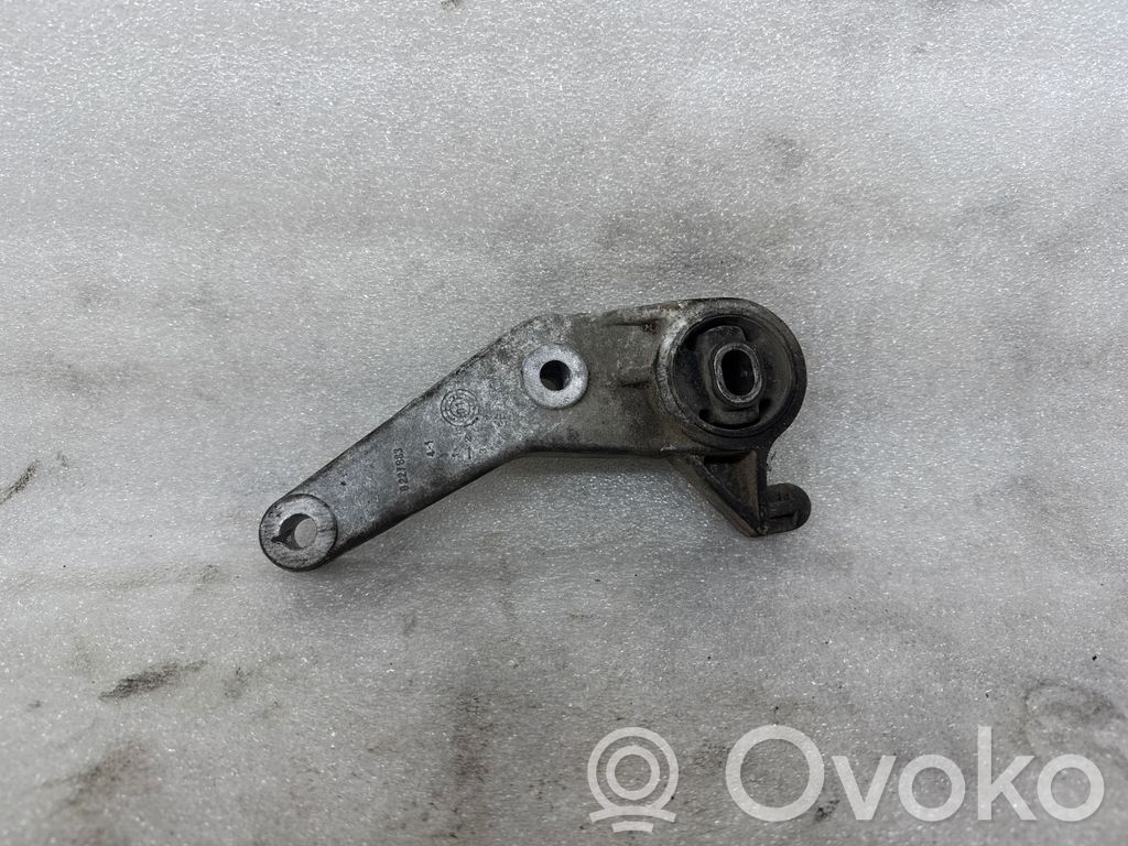 Opel Corsa C Engine mount bracket 