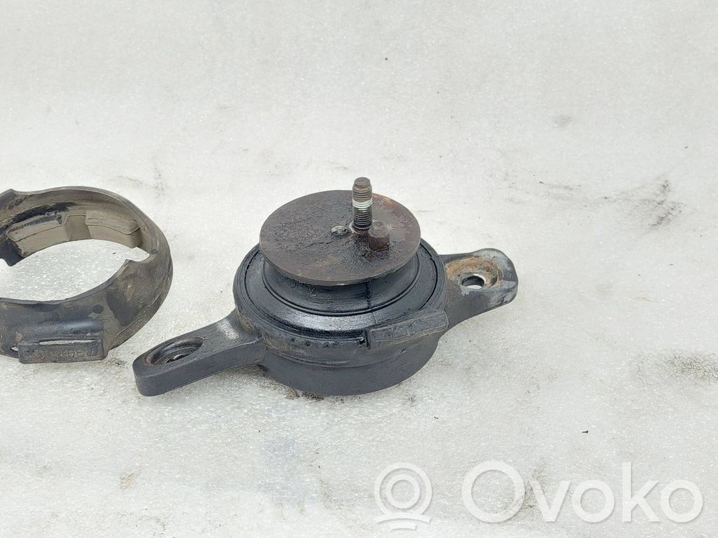 Subaru Forester SH Engine mount bracket 