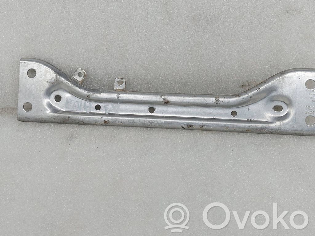 Audi A3 8Y Izpūtēja turētājs 