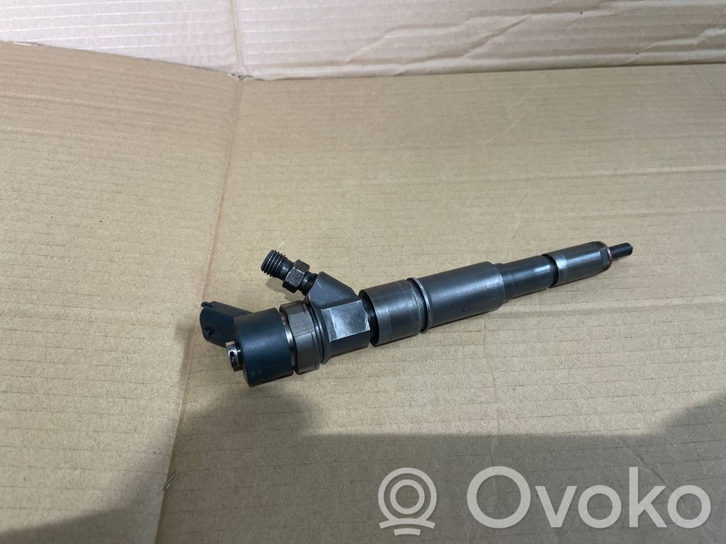 BMW 5 E39 Fuel injector 