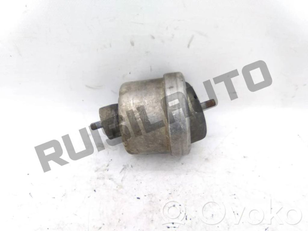 Engine mount bracket   NAOVISIVEL