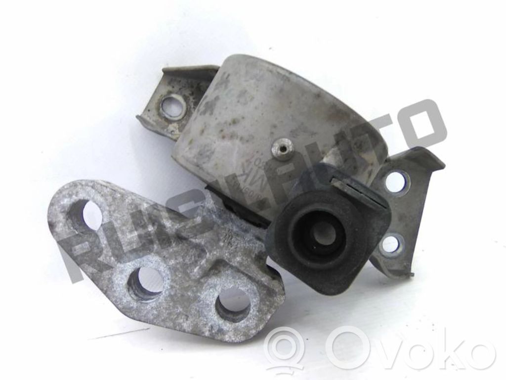 Engine mount bracket   13130741