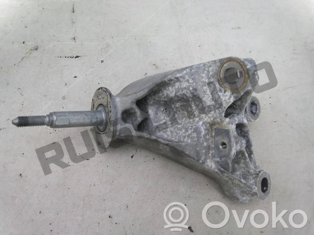Renault Zoe Engine mount bracket 