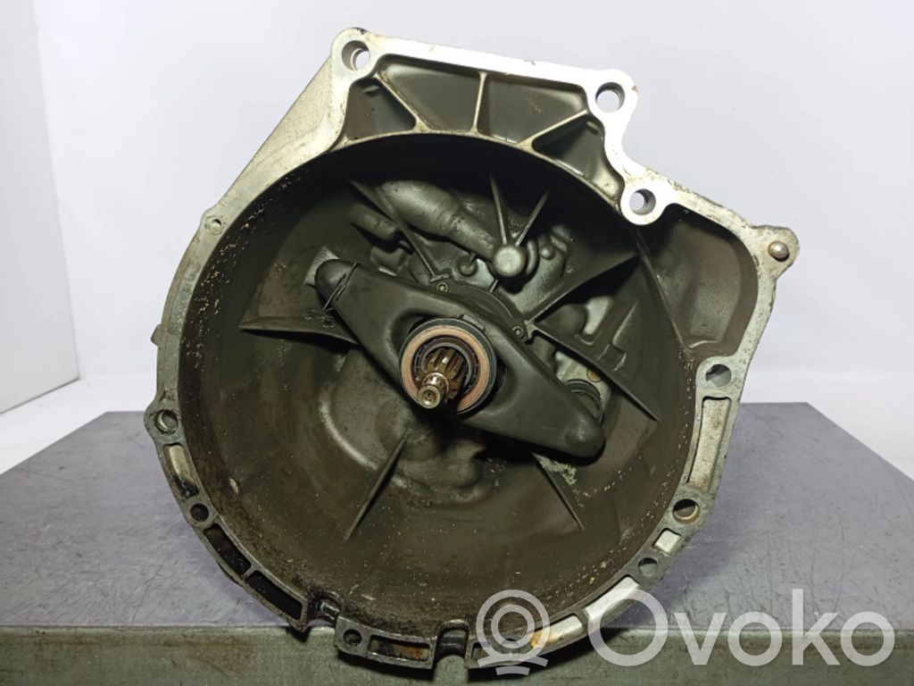 Manual 5 speed gearbox   1053401098