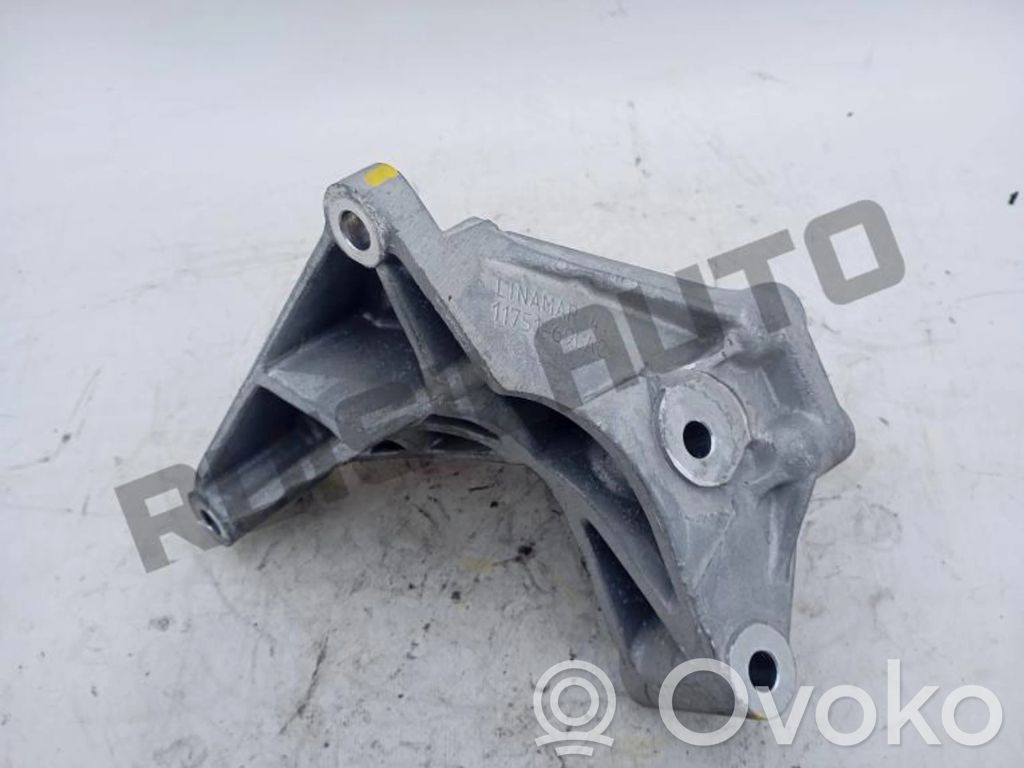 Suzuki Swift II Engine mount bracket 