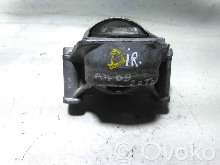 Engine mount bracket   8R0199381