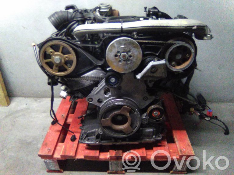 Audi A4 S4 B7 8E 8H Motor 