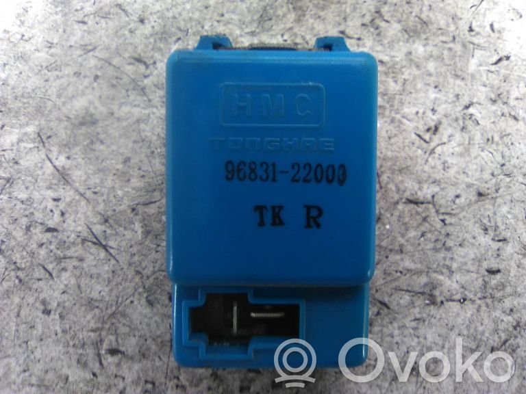 Hyundai Accent Interruptor de control multifunción 