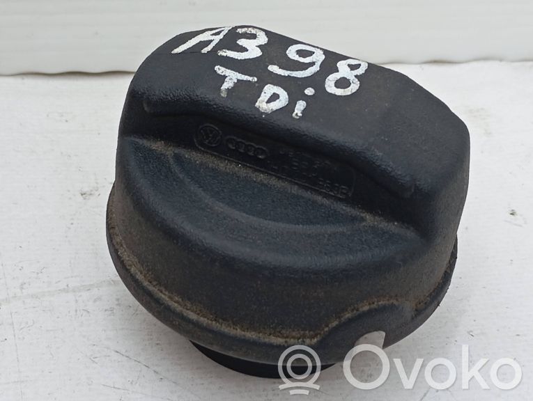 Polttoainesäiliön korkki   1H0201553B