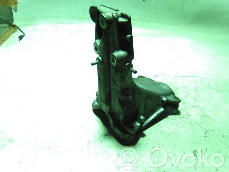 Volkswagen PASSAT B3 Soporte de montaje del motor 