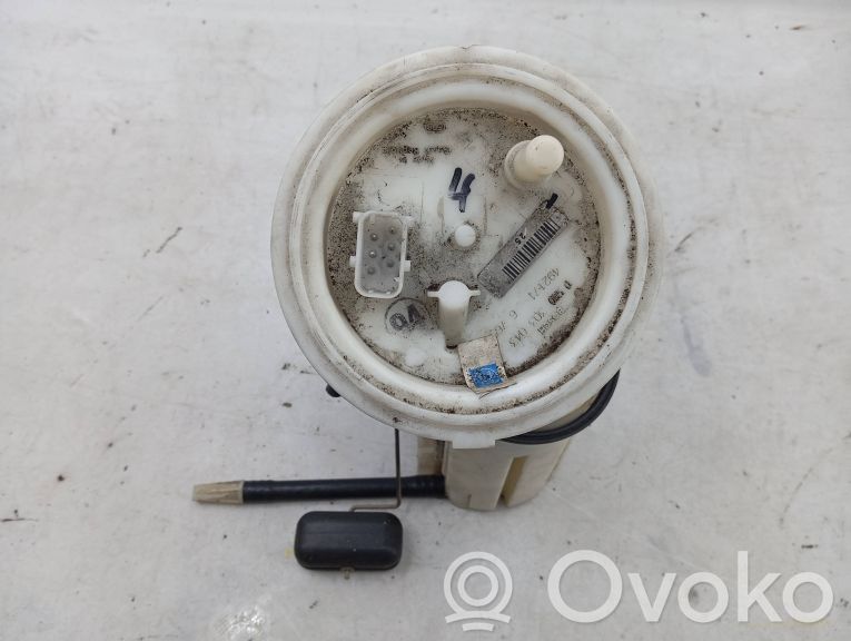 BMW 5 E60 E61 Pompe à carburant 