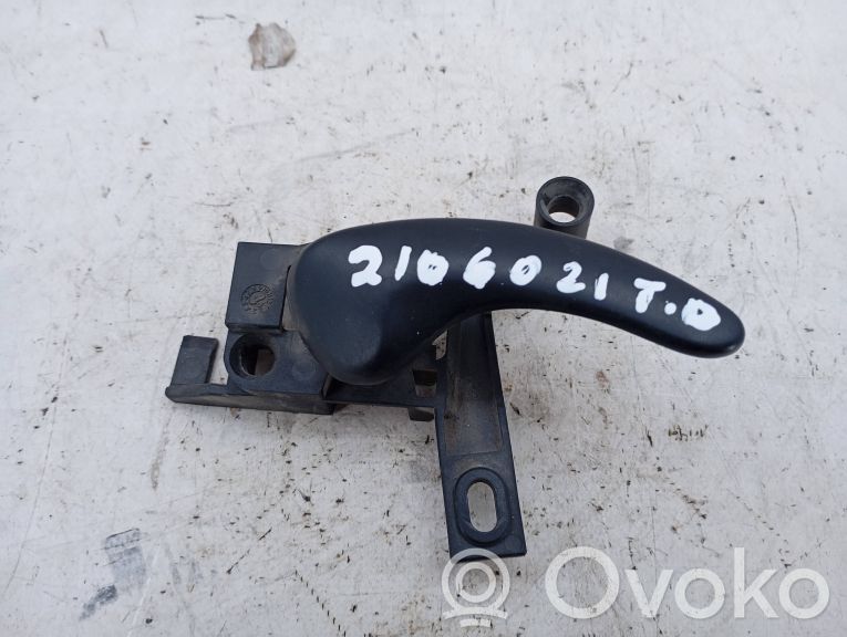 Rear door interior handle   95VW22600AA