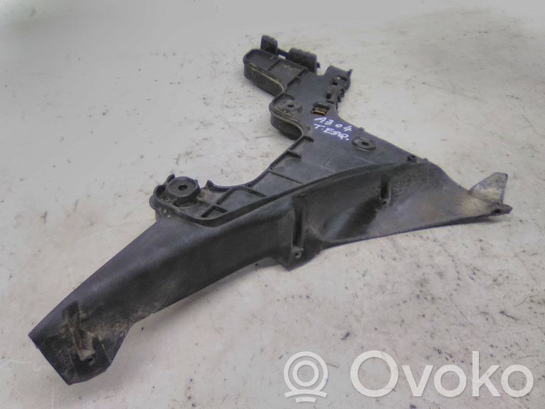Rear bumper mounting bracket   8P3807377A