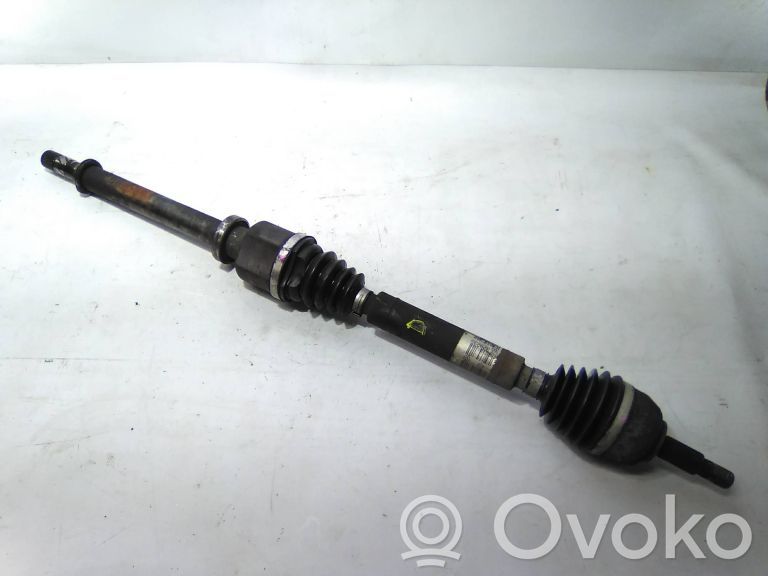 Etuvetoakseli   8200379235