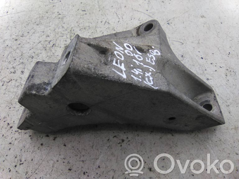 Seat Leon (1M) Pārnesumkārbas spilvens 