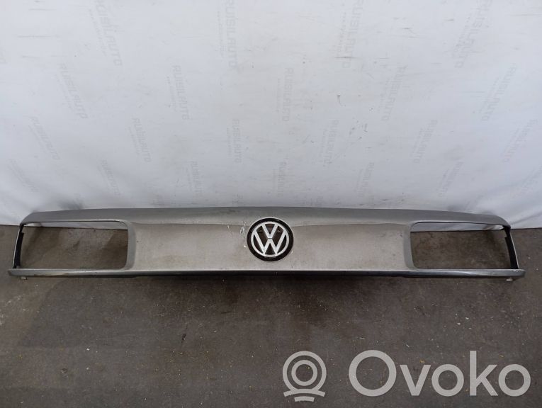 Atrapa chłodnicy / Grill