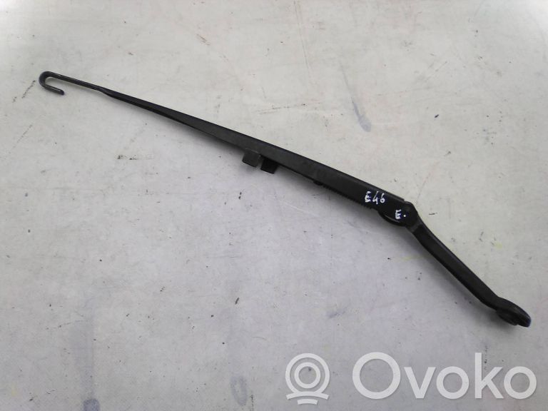 Front wiper blade arm