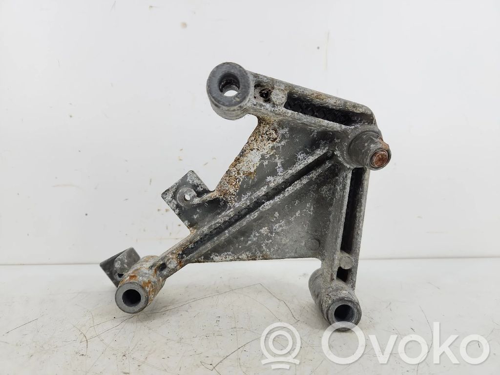 Renault Clio II Soporte de la caja de cambios 