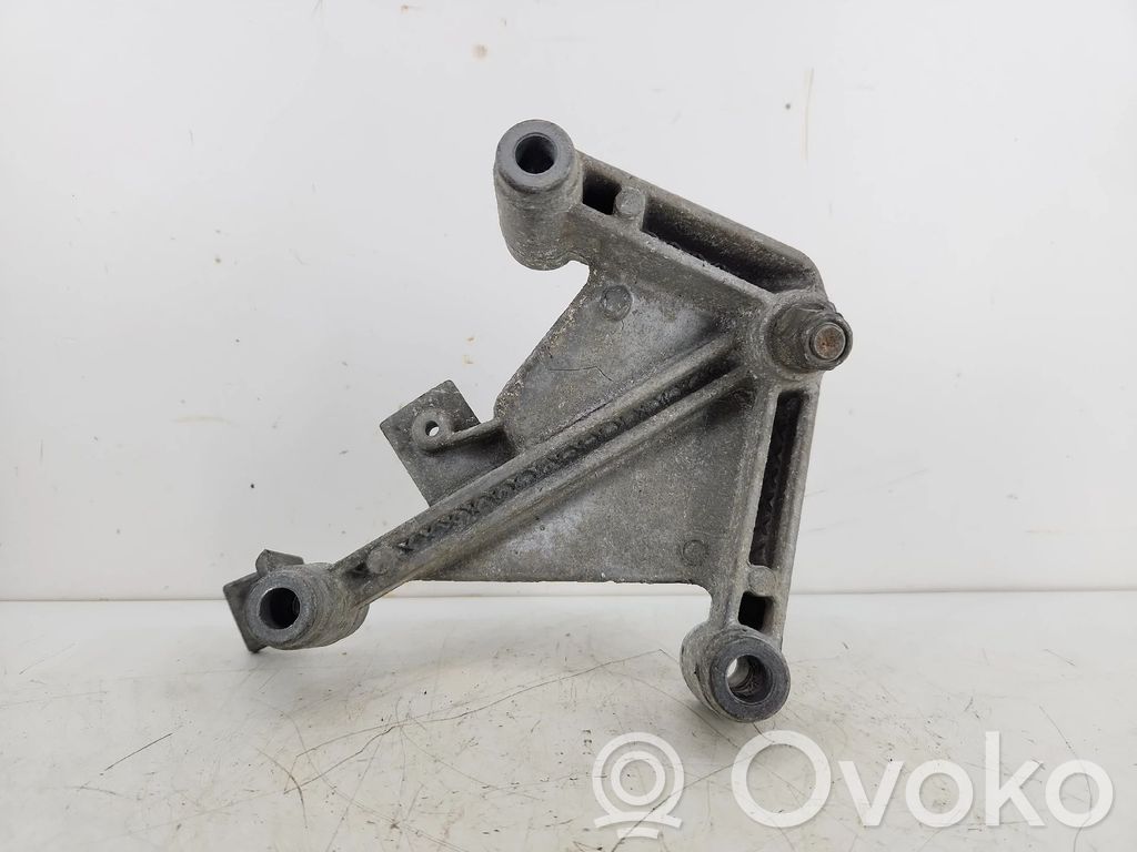 Renault Clio II Soporte de la caja de cambios 