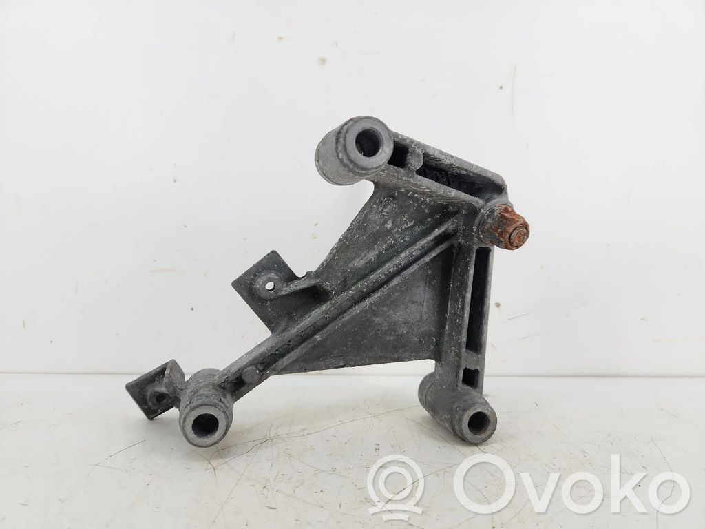Renault Clio II Soporte de la caja de cambios 