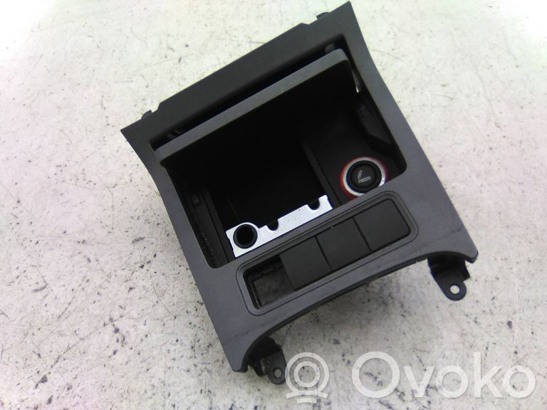 Auton tuhkakuppi   1K0857961