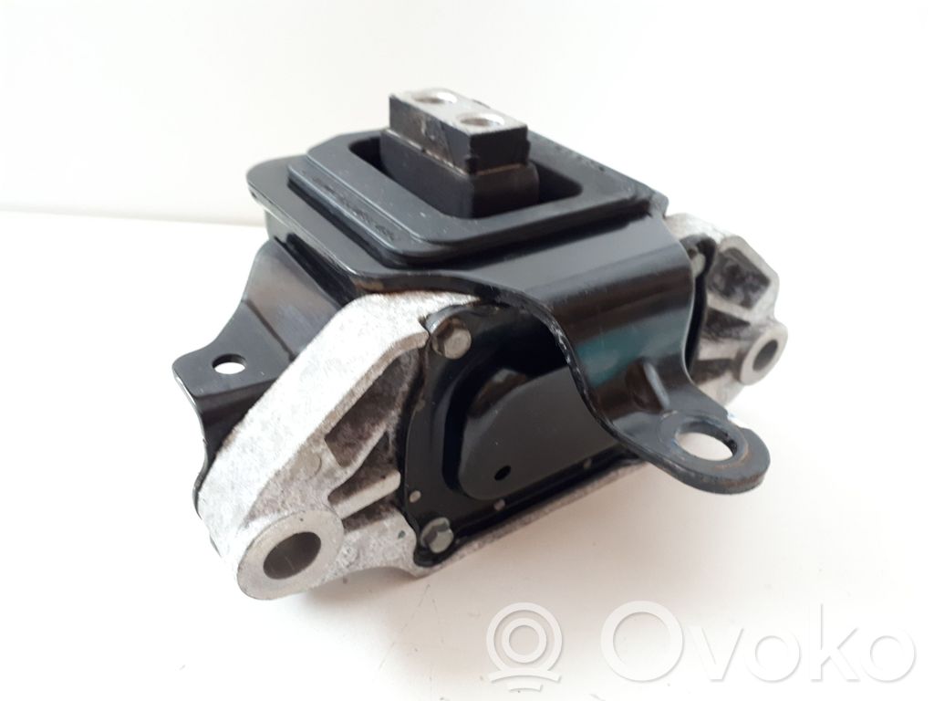 Hyundai Tucson TL Engine mount bracket 