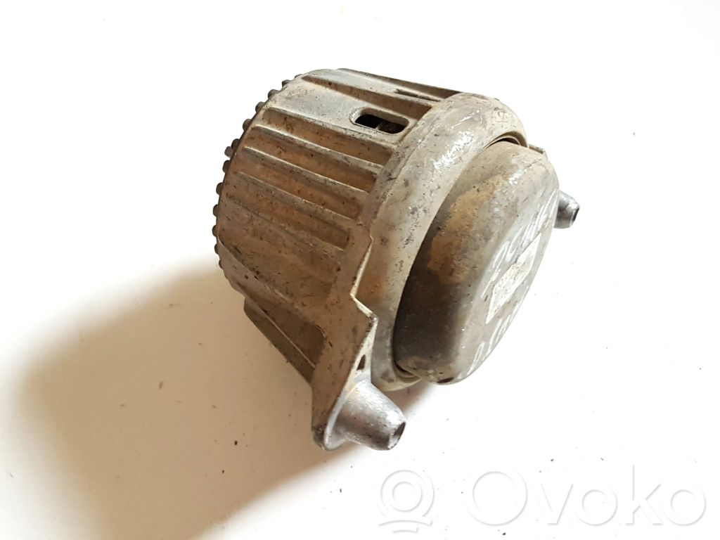 Mercedes-Benz C W204 Engine mount bracket 