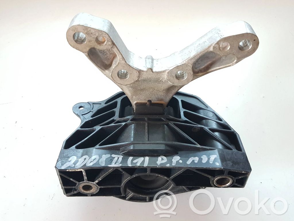 Peugeot 2008 II Engine mount bracket 