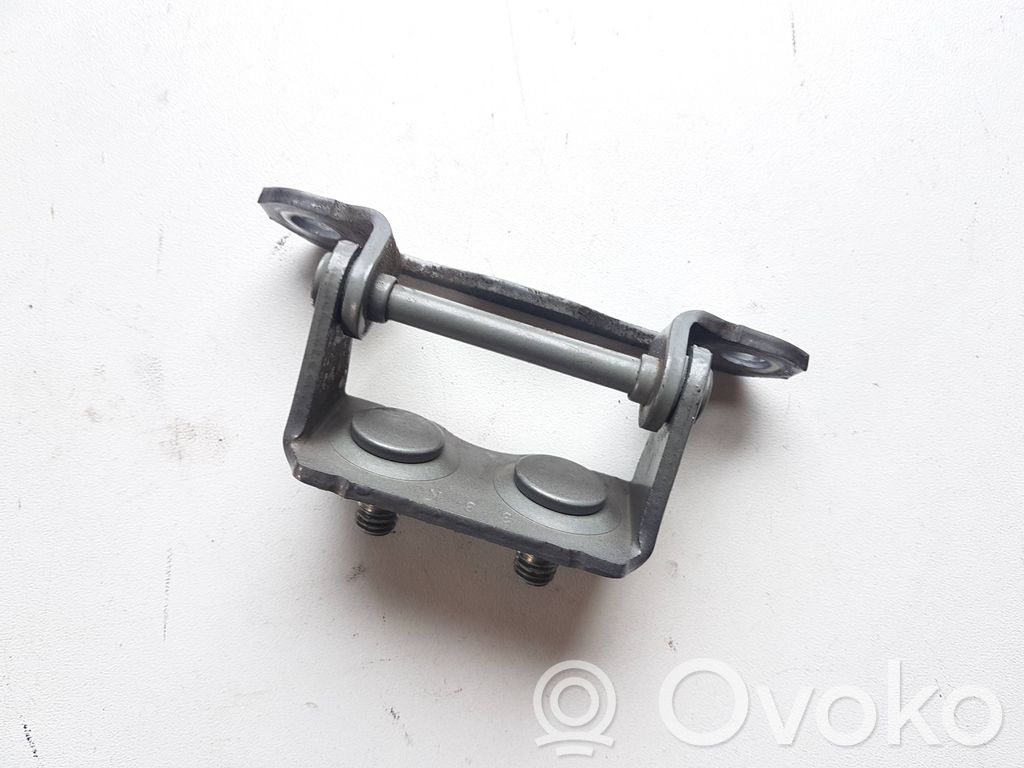 Subaru Forester SK Tailgate/trunk/boot hinge 