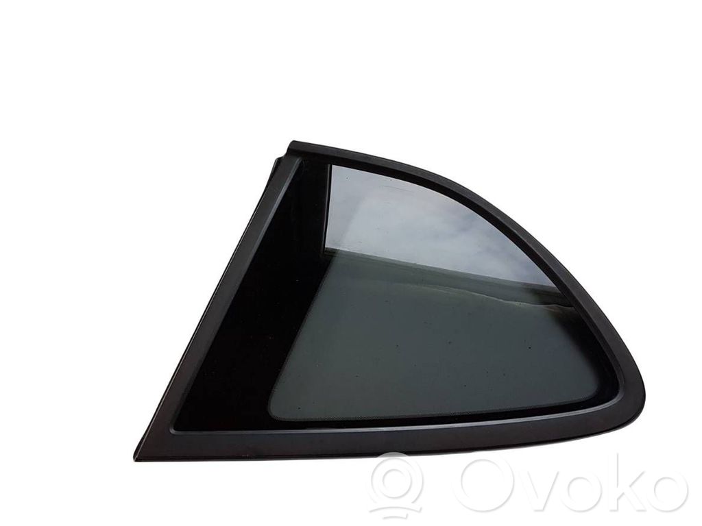 Subaru B9 Tribeca Rear side window 