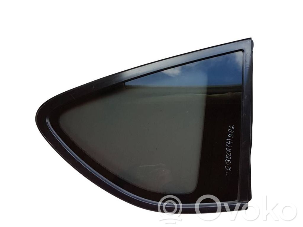 Subaru B9 Tribeca Rear side window 