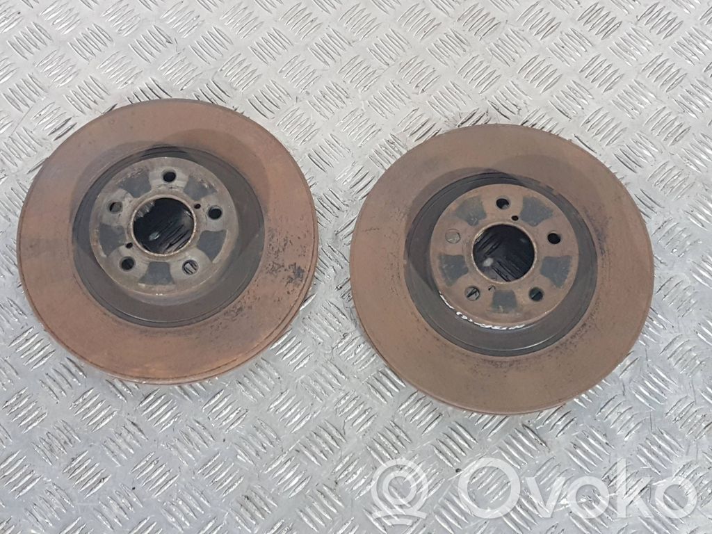 Subaru Outback Etujarrulevy 
