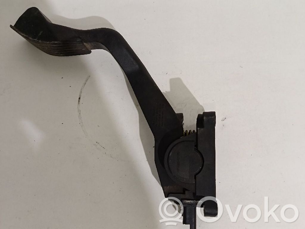 Accelerator throttle pedal   F00C,3E2,427