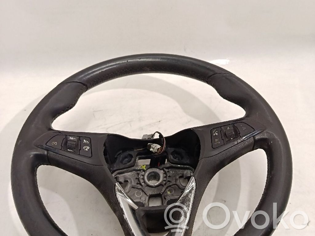 Steering wheel   39035990